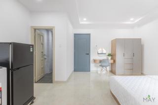 MAY'S HAPPY HOUSE - 1