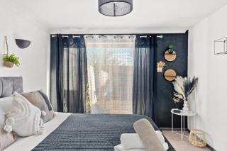 Frencham stylish Long Stay with Hot Tub - 5