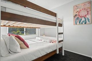 The Seachange - Brand New, Beachy Family Retreat. - Ettalong Beach - 7