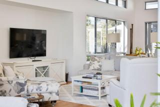 Hampton Beach House on the Waterfront - Buddina - 2