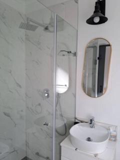 Modern mountainside home with ocean view - Minimal load shedding - Le Cap - 5