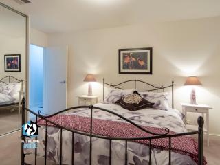 Spectacular Esplanade 4BR Contemporary with Views - 2