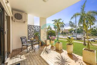 Zen by the Coast: 2-BR Cozy Retreat Near Uni/Shops - Casuarina - 8