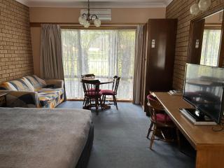 Barrass's John Bright Motor Inn - Bright - 9