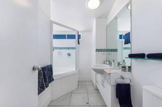 Alex Heads Beachfront Resort 2 bedroom apartment - Alexandra Headland - 5