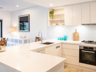 4 Thorntons West - 7