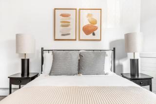 Back Bay Studio steps from Newbury T BOS-557 - 2