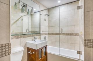Midtown 1BR w Doorman Gym nr MSG NYC-232 - 2