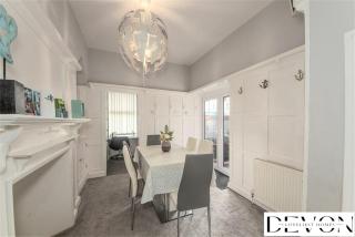 Loveliest Homes Paignton - Casa Marina - 3 bed, 2 bathroom house, balcony, parking - 5