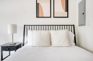 Gold Coast Studio w Doorman Gym 2 blocks to L CHI-553 - 3