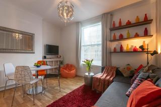 The Wanderlust - 1 Bedroom Apartment l Sleeps 4 with Sofa Bed l Prime Location plus Free WiFi l Perfect for Business & Leisure Travelers l 15percent Off Weekly & 20percent Off Monthly Stays! - Londres - 0