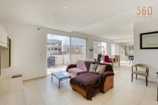BBQ area, 2BR penthouse with large spaces & WIFI by 360 Estates - Il-Gżira - 0