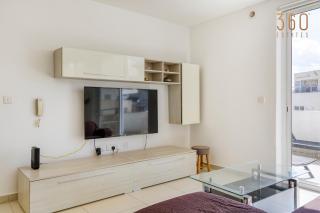 BBQ area, 2BR penthouse with large spaces & WIFI by 360 Estates - Il-Gżira - 1