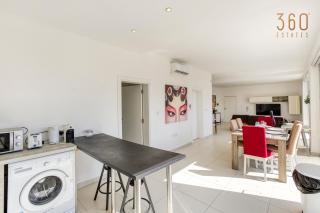 BBQ area, 2BR penthouse with large spaces & WIFI by 360 Estates - Il-Gżira - 4