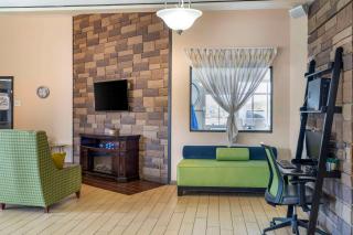 Quality Inn & Suites - Delaware - 2
