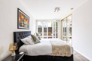 Parisian Chic meets South Yarra's Vibrant Locale - 8