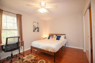 Cozy 3 Bed With Gated Parking Near Nrg & Tmc - 4