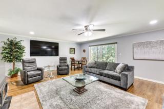 Expansive Fayetteville Retreat 11 Mi to U of A! - 4