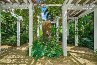 Chic Resort Living at Luxury Beach Club and Spa - Palm Cove - 7