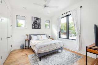 Extra Spacious 4 Bed / 4.5 Bath Music Row Home - 6