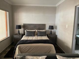 Upper Room Guesthouse - Kirkwood - 4