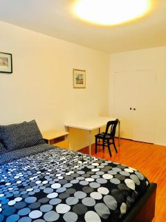 Stylish Montreal Apartment: Comfortable Stay in the Golden Square Mile - 7