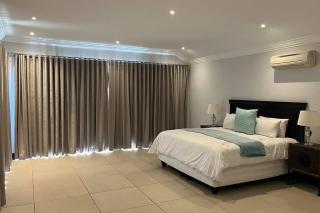 5 Bedroom Luxury Zimbali Villa - 4