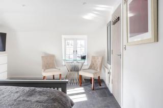 The Secret, Stylish & Spacious En Suite in Blandford Forum, Dorset - 7