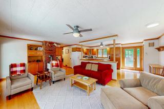 Heart Pond Hideaway - Orland - 4