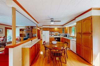 Heart Pond Hideaway - Orland - 3