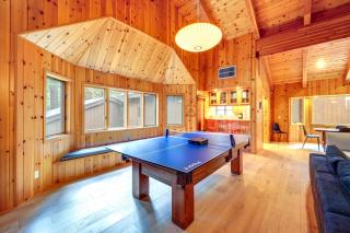 5 Mi to Donner Lake Cabin with Deck and Pool Access! - Truckee - 9