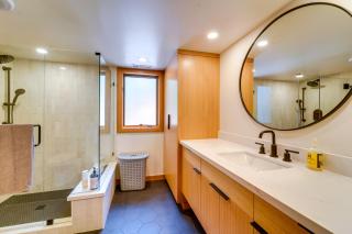 5 Mi to Donner Lake Cabin with Deck and Pool Access! - Truckee - 5