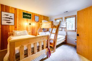 5 Mi to Donner Lake Cabin with Deck and Pool Access! - 3