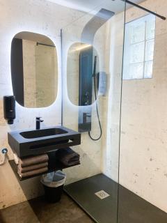 Modern Black Studio Penthouse En Valle De Incles - Parking Gratis l by BonesVacances - 1