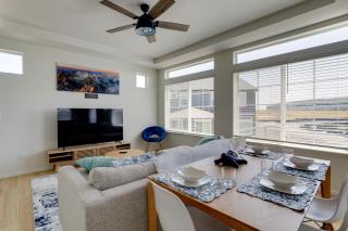 9 Mi to Airport Pet-Friendly Aurora Home with Deck - 7