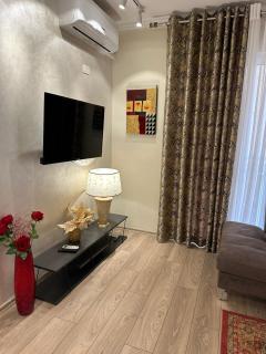 City Center Tirana luxury Orange Apartment 9A - Tirana - 6