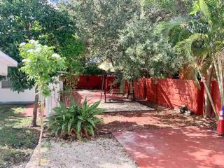 Cozy Private Room, near the Airport - Free parking - 02 - Miami - 2