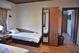 GERANA HOUSE - - 7