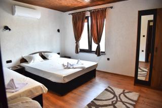 GERANA HOUSE - - 3