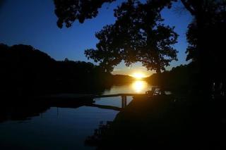 #06 - Lakeview Two Bedroom Cottage-Pet Friendly - 3