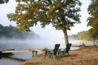#06 - Lakeview Two Bedroom Cottage-Pet Friendly - 2