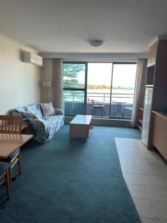 A-The Entrance Private Water Front 1 bedroom appartment at the Oaks - The Entrance - 7