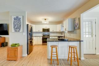 Cozy Stafford Home with Outdoor Pool Pets Welcome! - 5