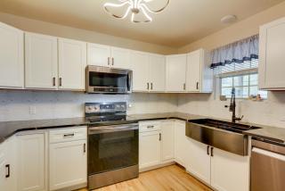 Cozy Stafford Home with Outdoor Pool Pets Welcome! - 4