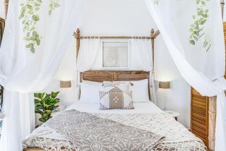 Sandy Feet Hideaway at Four Mile Beach - Port Douglas - 2