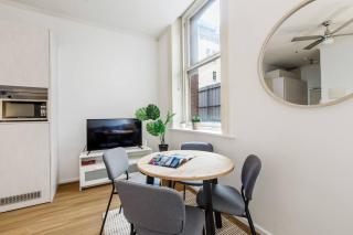 Deste Studio - A Modern Boutique Lifestyle Suite - 8