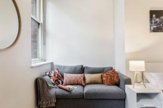 Deste Studio - A Modern Boutique Lifestyle Suite - 1