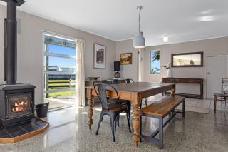 Surf n Sand n Summer Vibes - Waiotahi - 4