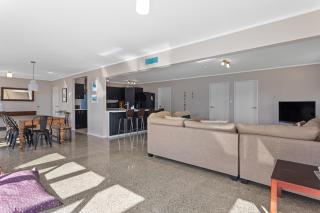 Surf n Sand n Summer Vibes - Waiotahi - 6