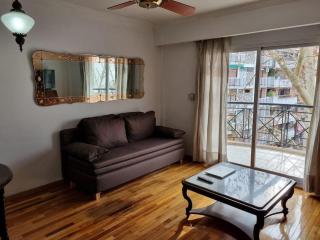 Chic & Stylish: Modern Apartment - 9